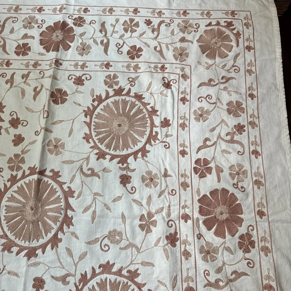 Pottery Barn Table Throw Embroidered 50 x 50 Arella Topper Scarf Cover Floral